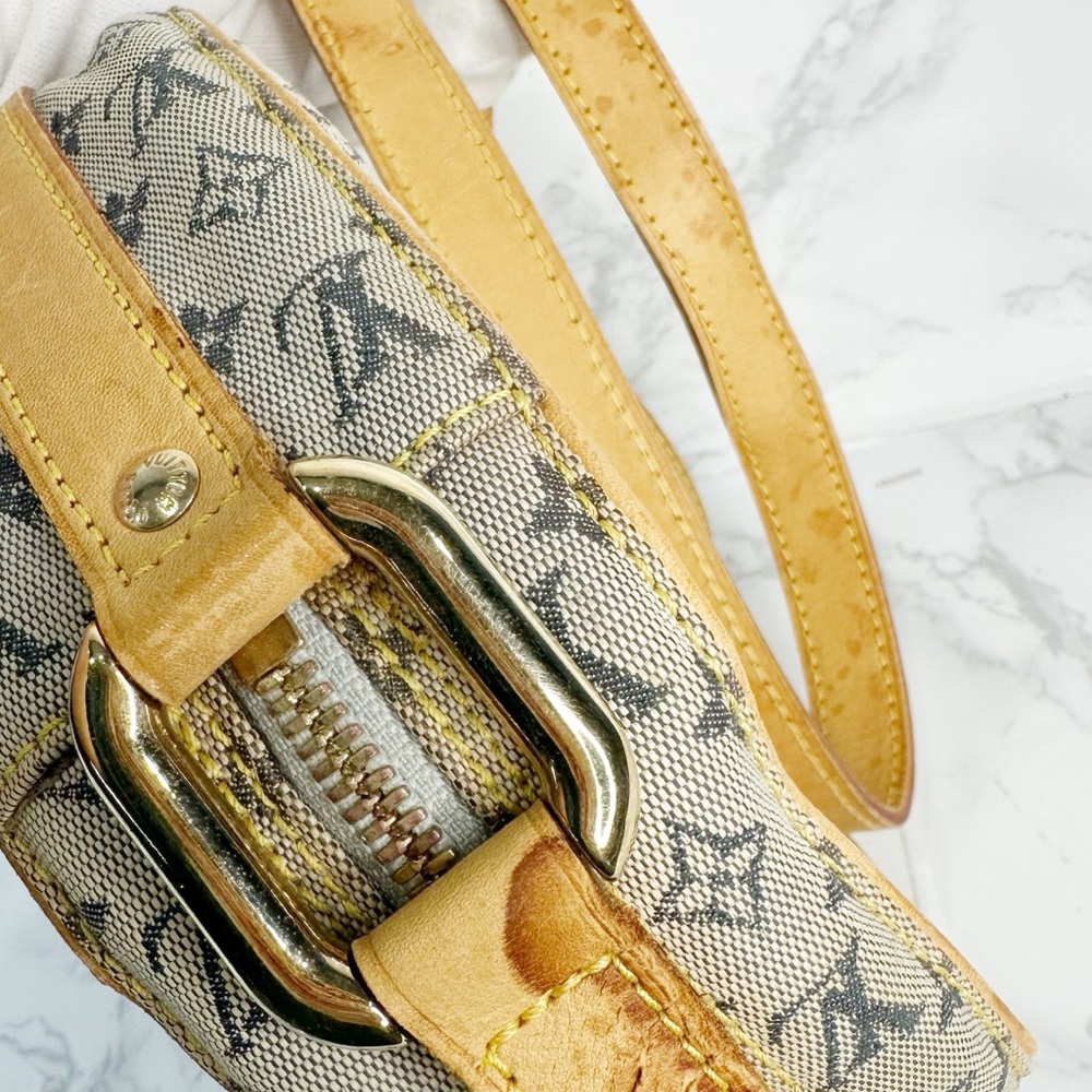 ⛔️SOLD⛔️Louis Vuitton Jeanne Mini Lin crossbody - Picture 11 of 15